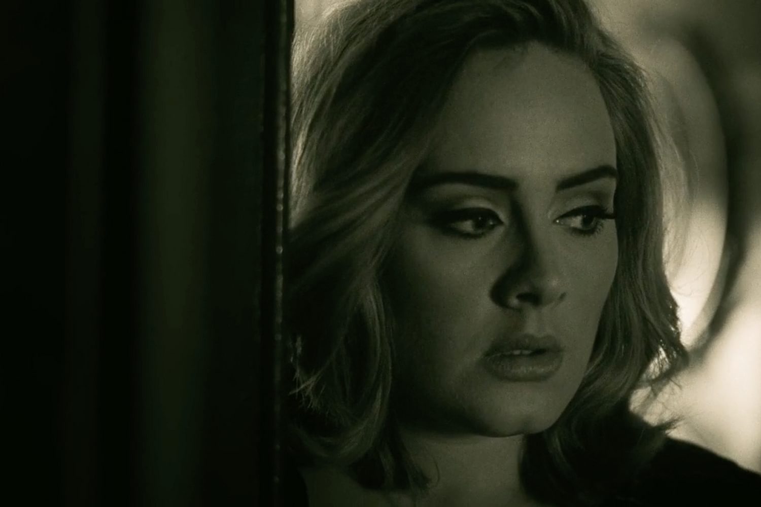 Adele returns with ‘Hello’ single