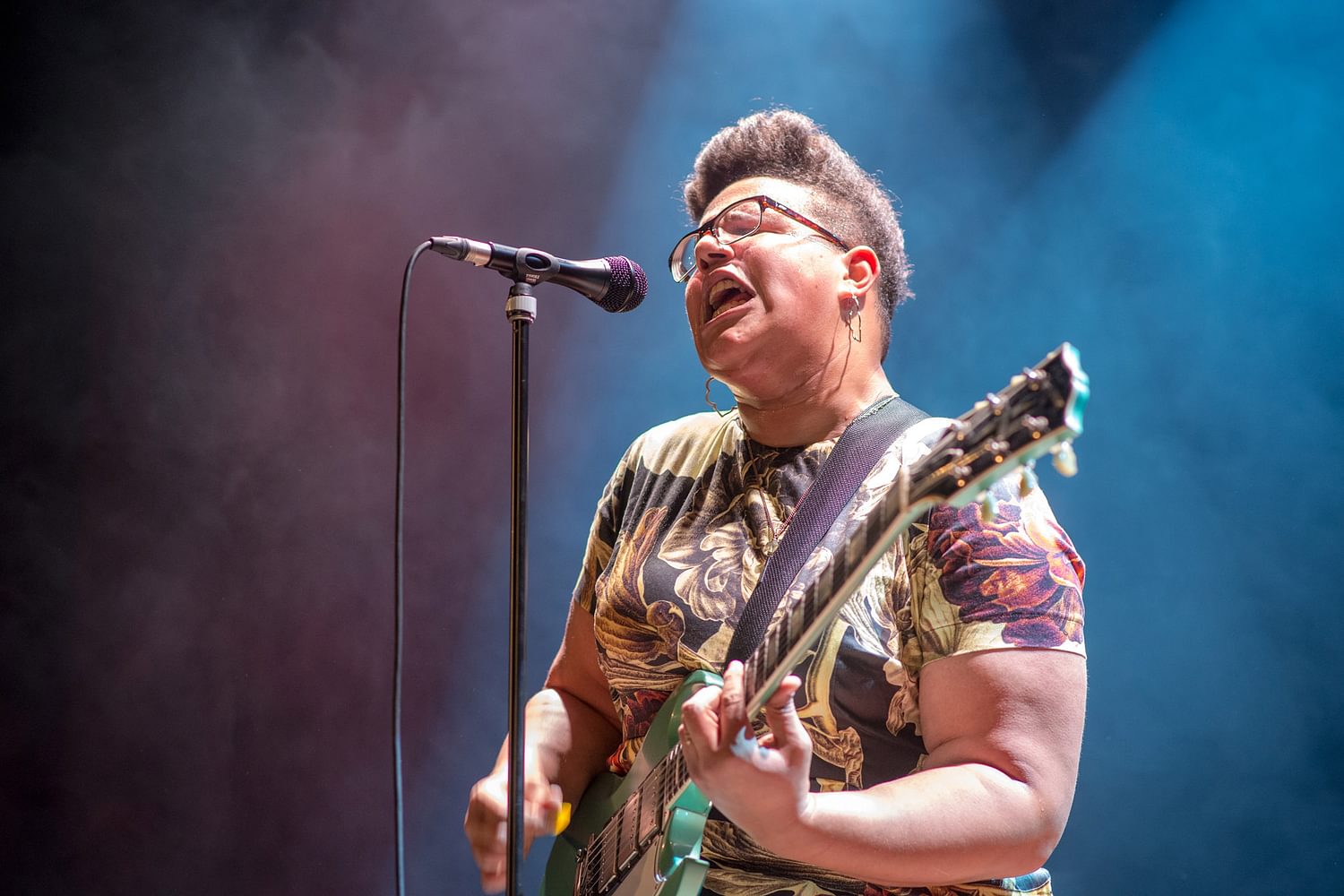 Watch Alabama Shakes play ‘Gimme All Your Love’ and ‘Future People’ on Conan