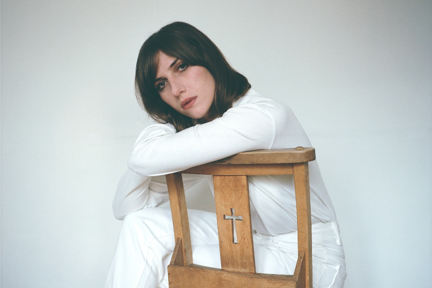 Aldous Harding announces new album ‘Designer’