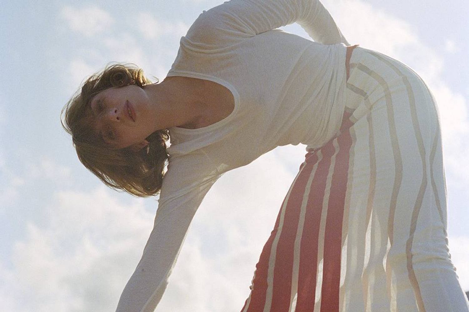 Aldous Harding offers up new video for ‘Fixture Picture’