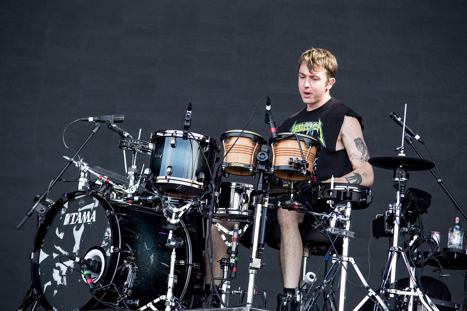 Alt-J win over Glastonbury 2015’s triangle-shaped stage