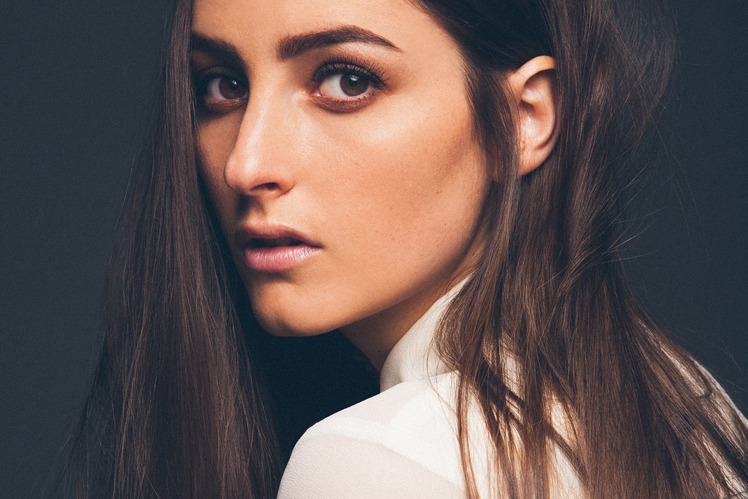 BANKS streams new track ‘Beggin For Thread’