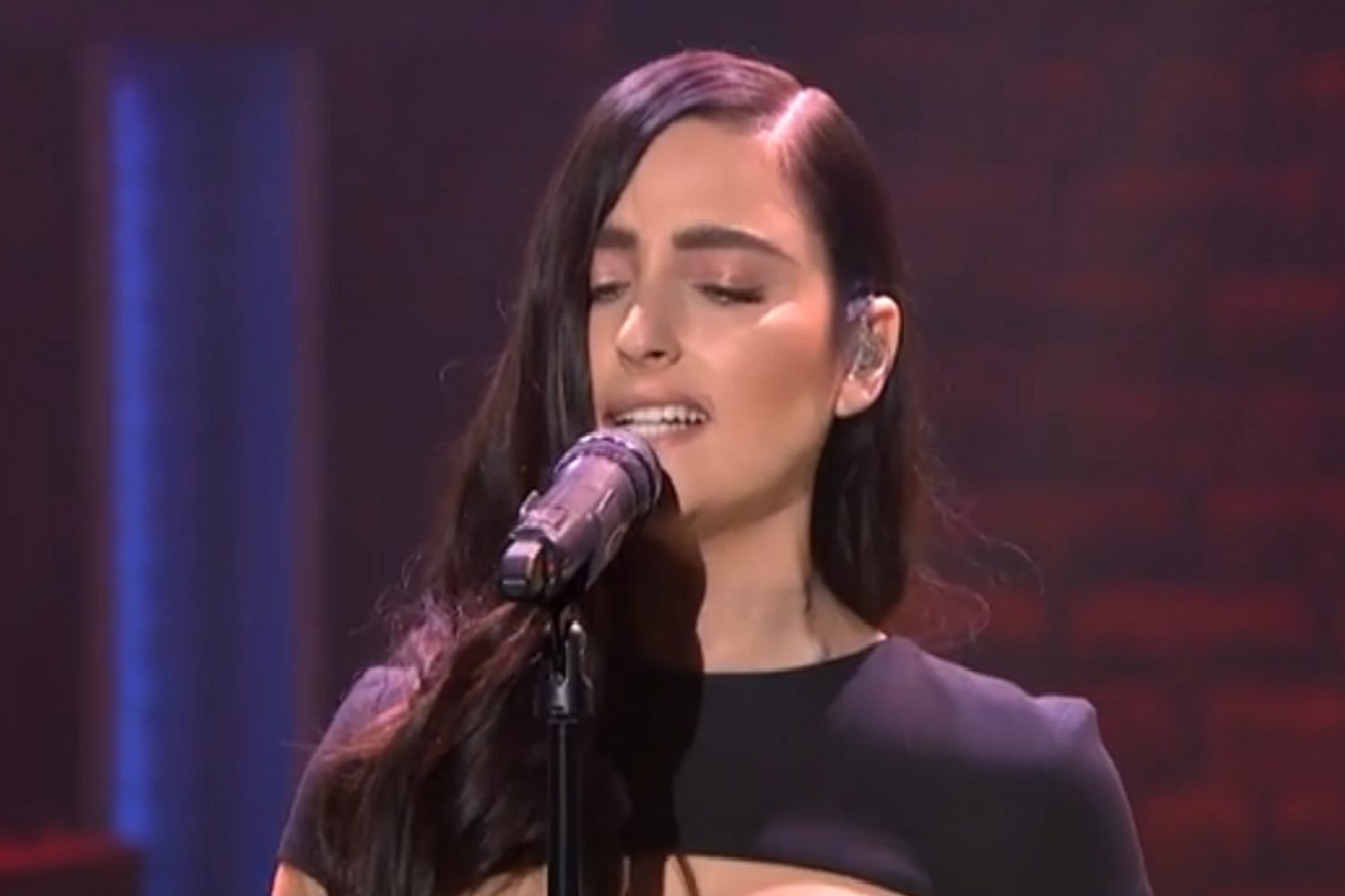 Watch BANKS perform ‘Brain’ on Late Night With Seth Meyers