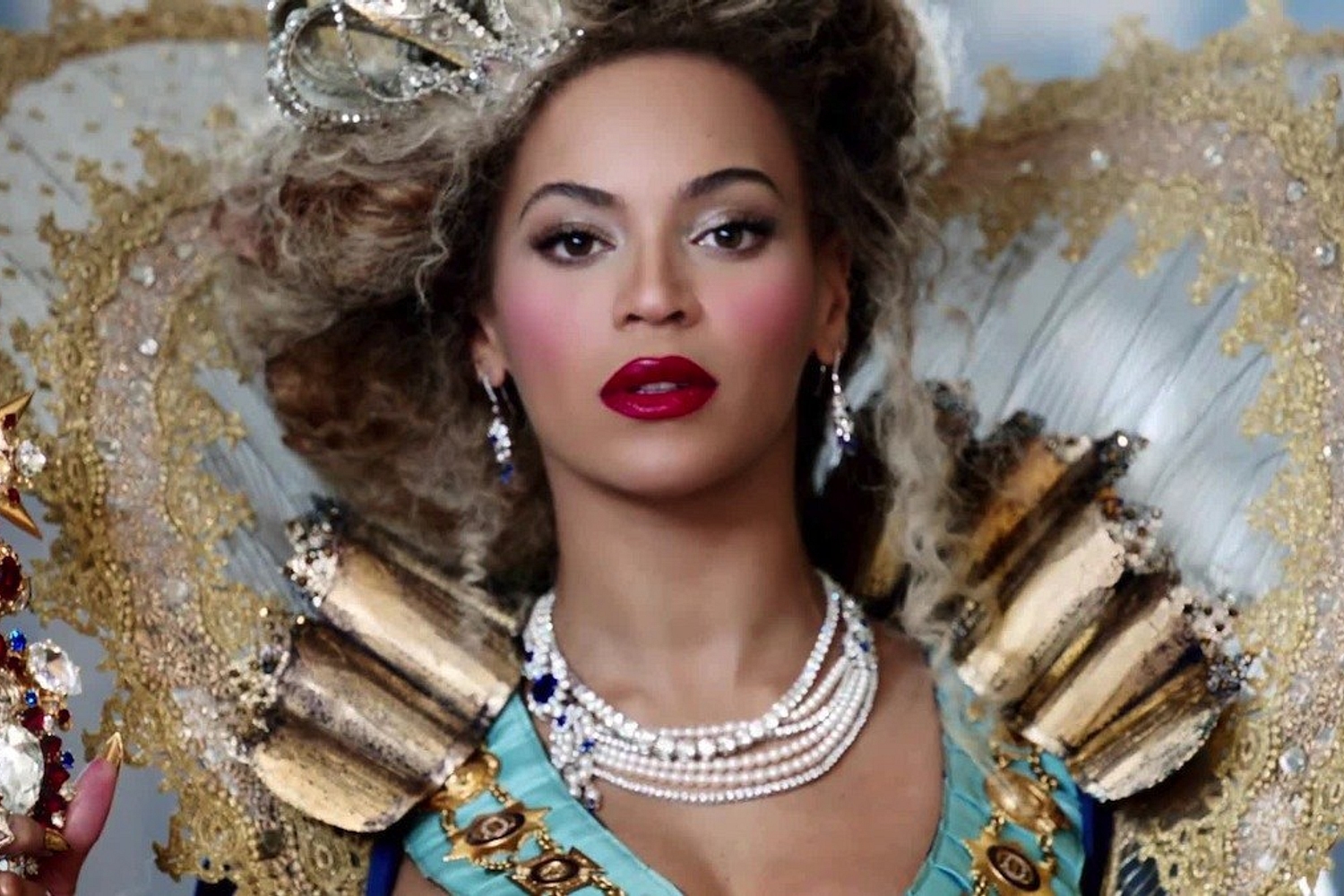 Beyonce And The Weeknd Headline The 2015 Budweiser Made In America  Festival