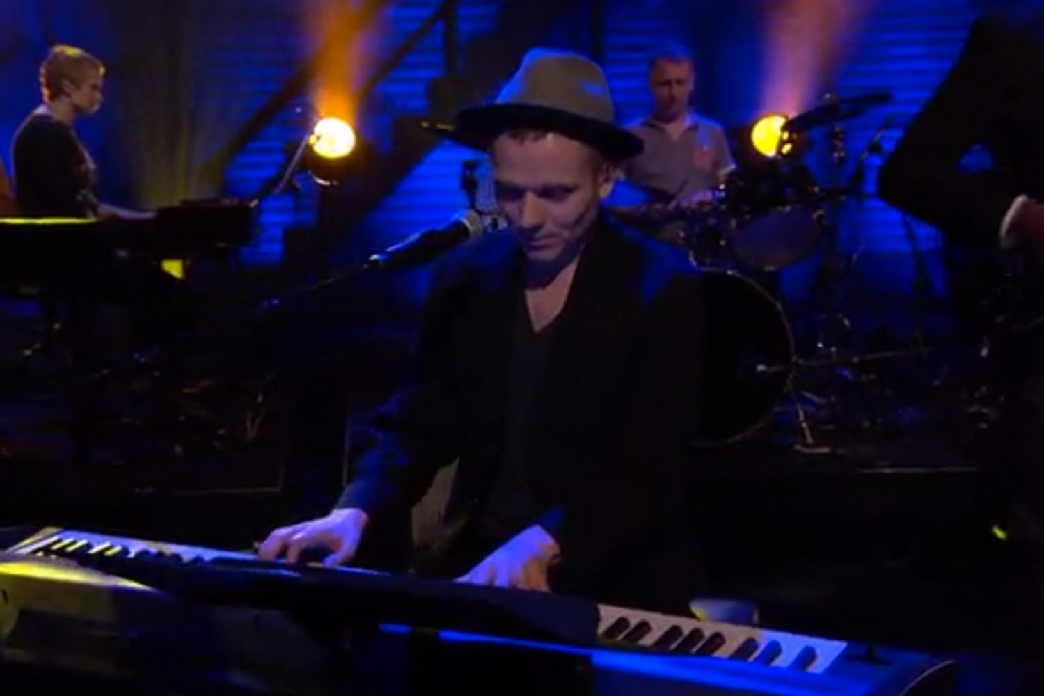 Watch Belle and Sebastian play ‘Nobody’s Empire’ on Conan