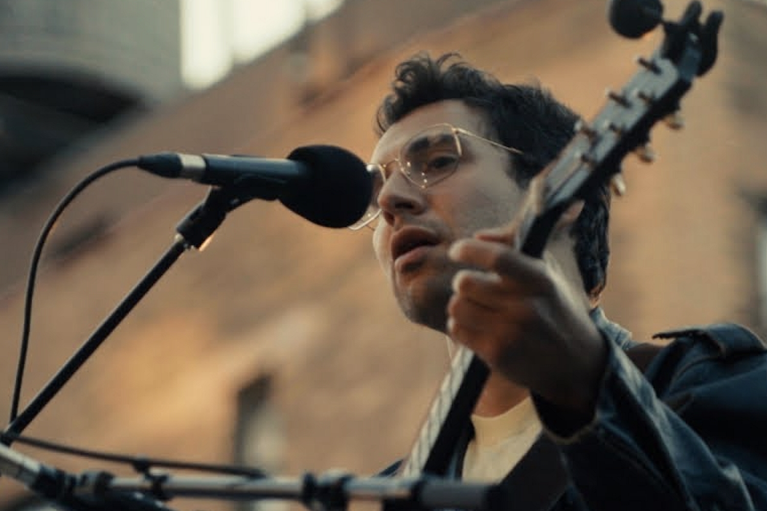 Bleachers perform ‘chinatown’ and ‘45’ live