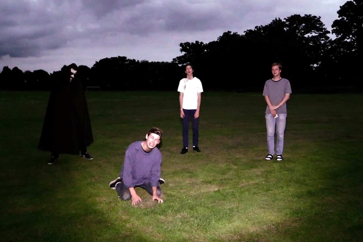 Bloody Knees create the mother of all freakouts with ‘Daydream’ video