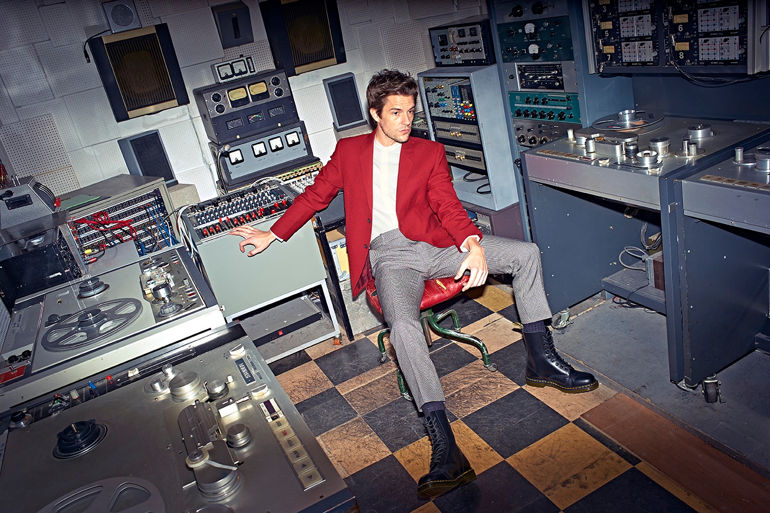 Brandon Flowers airs video for ‘Still Want You’ • News • DIY Magazine