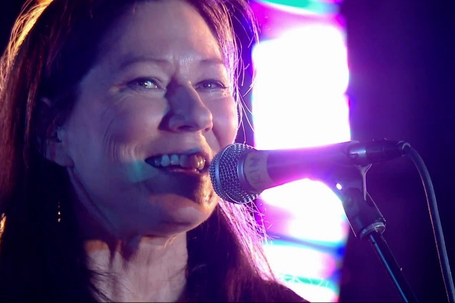 Watch The Breeders play two tracks on Album de la Semaine