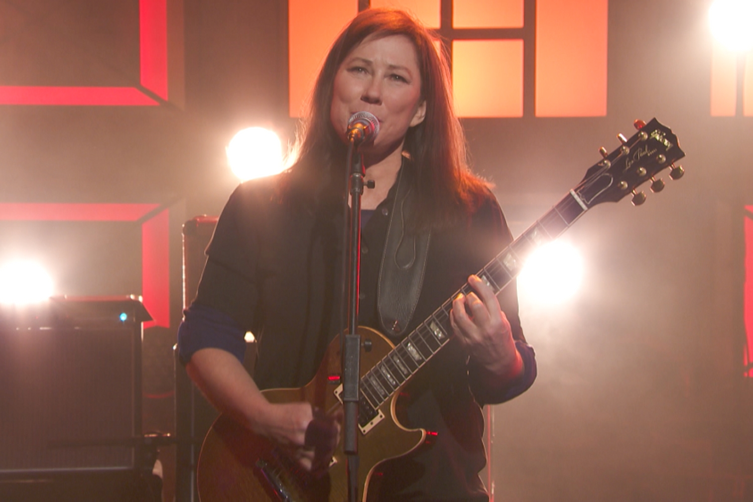 Watch The Breeders play ‘Wait In The Car’ on Conan