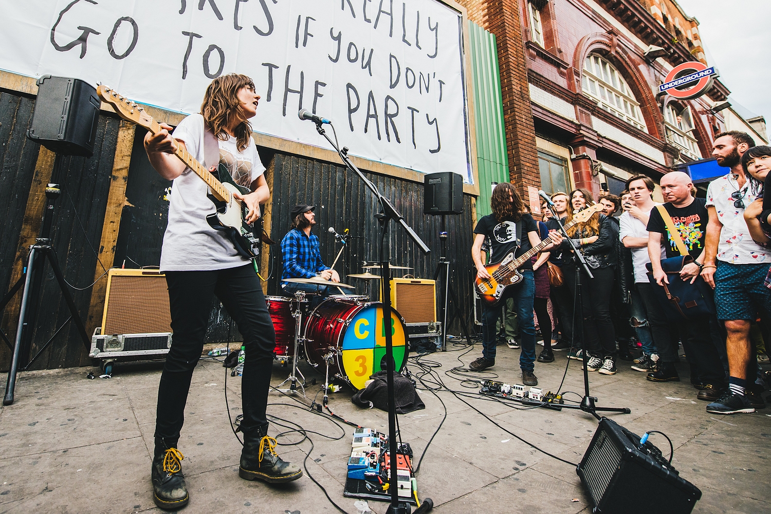 Courtney Barnett plays impromptu London gig