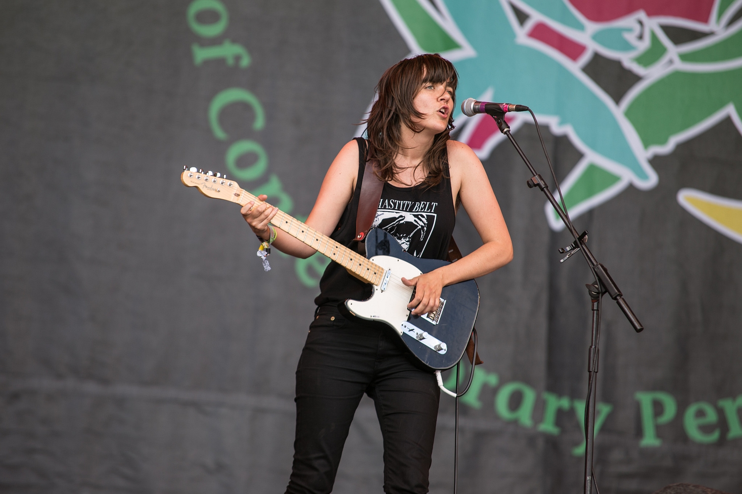 Courtney Barnett wows the Pyramid Stage at Glastonbury 2015