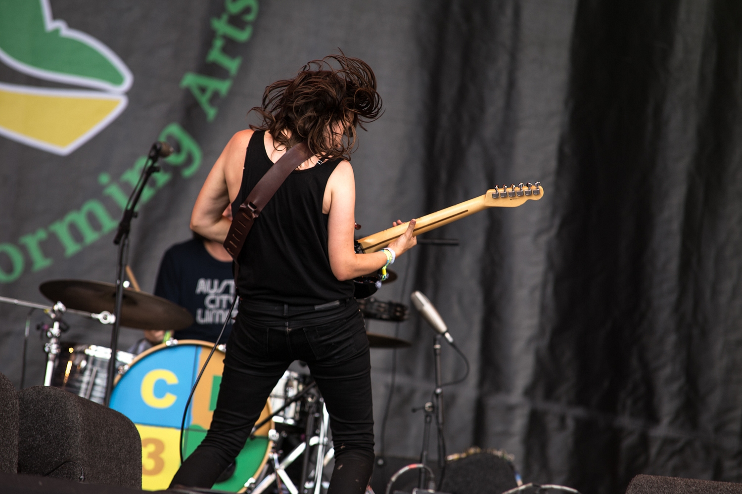 Courtney Barnett wows the Pyramid Stage at Glastonbury 2015