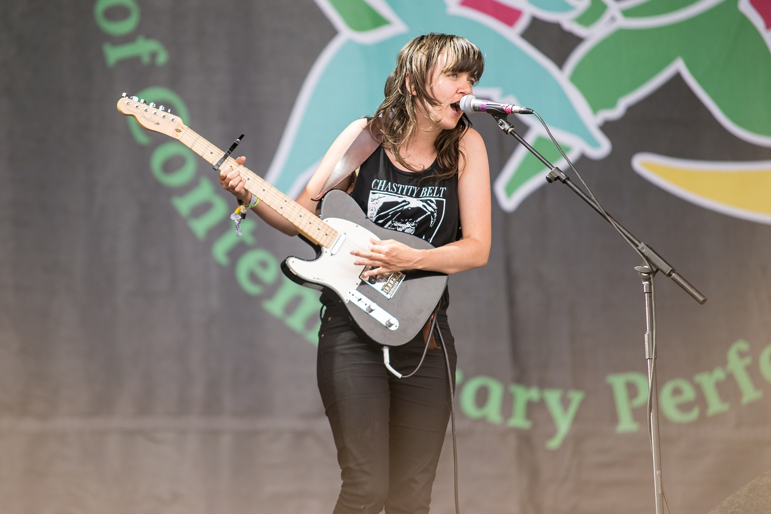 Courtney Barnett wows the Pyramid Stage at Glastonbury 2015
