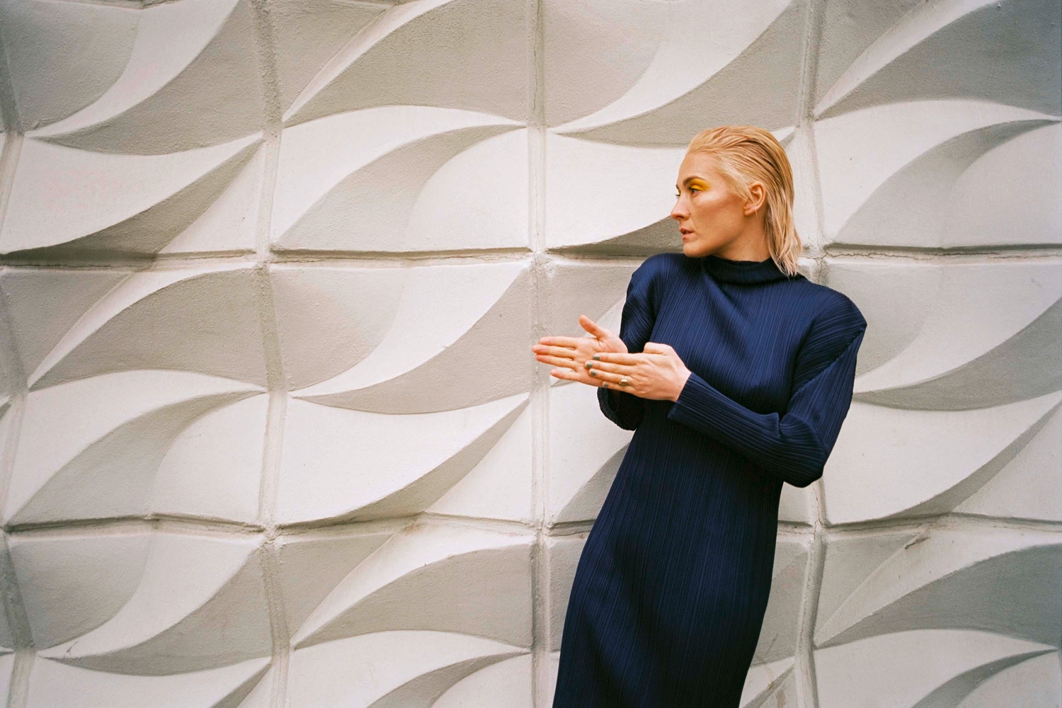 Cate Le Bon unveils new single ‘Home To You’