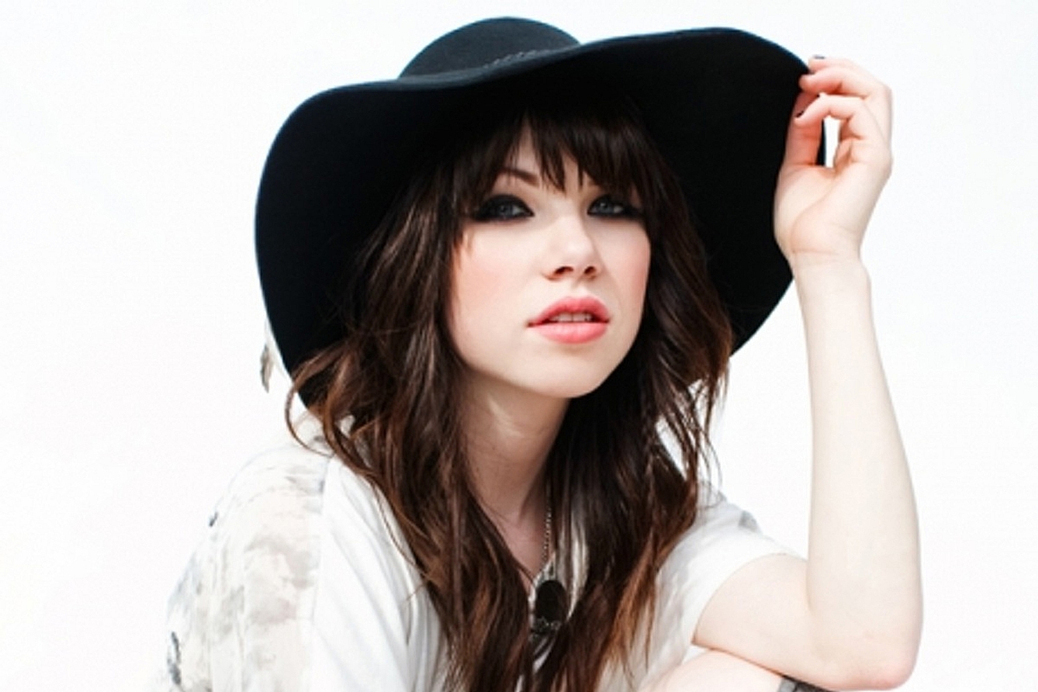 Carly Rae Jepsen covers Years & Years’ ‘King’