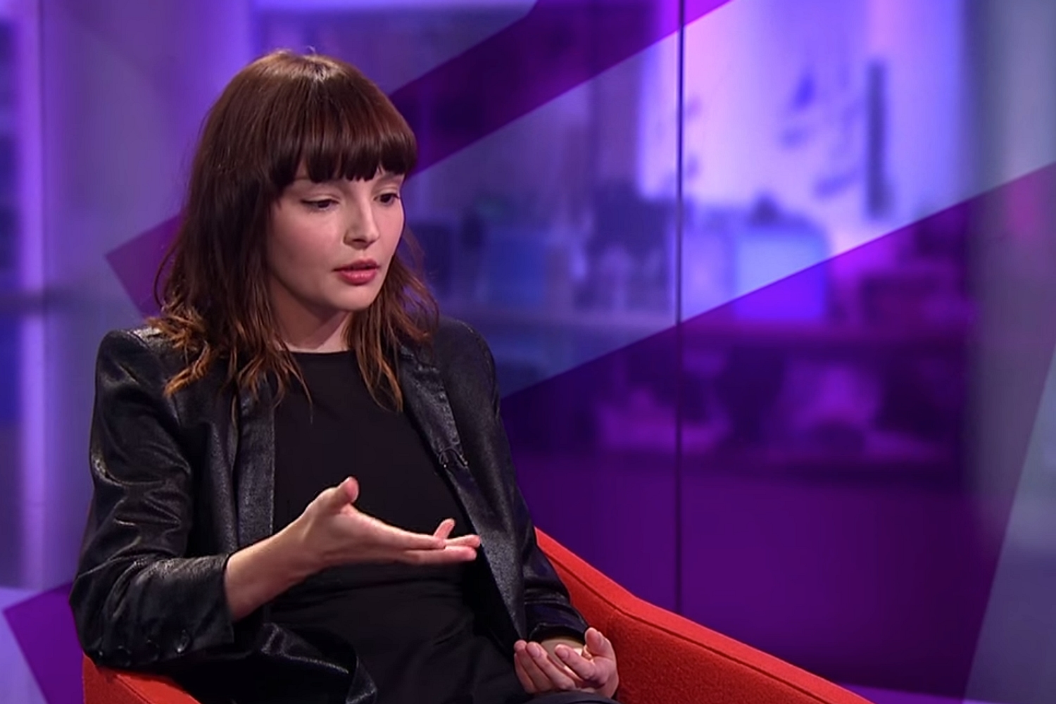 Chvrches’ Lauren Mayberry talks internet trolls on Channel 4 news