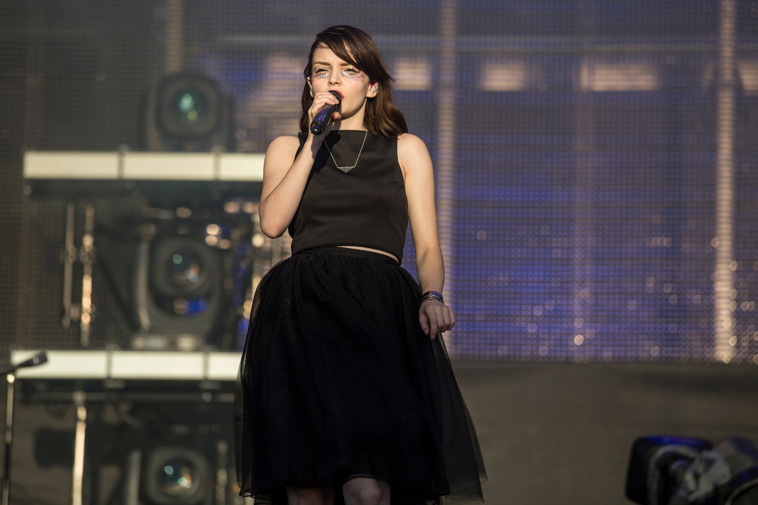 "RIP Harambe" - Chvrches offer thumping Reading 2016 set
