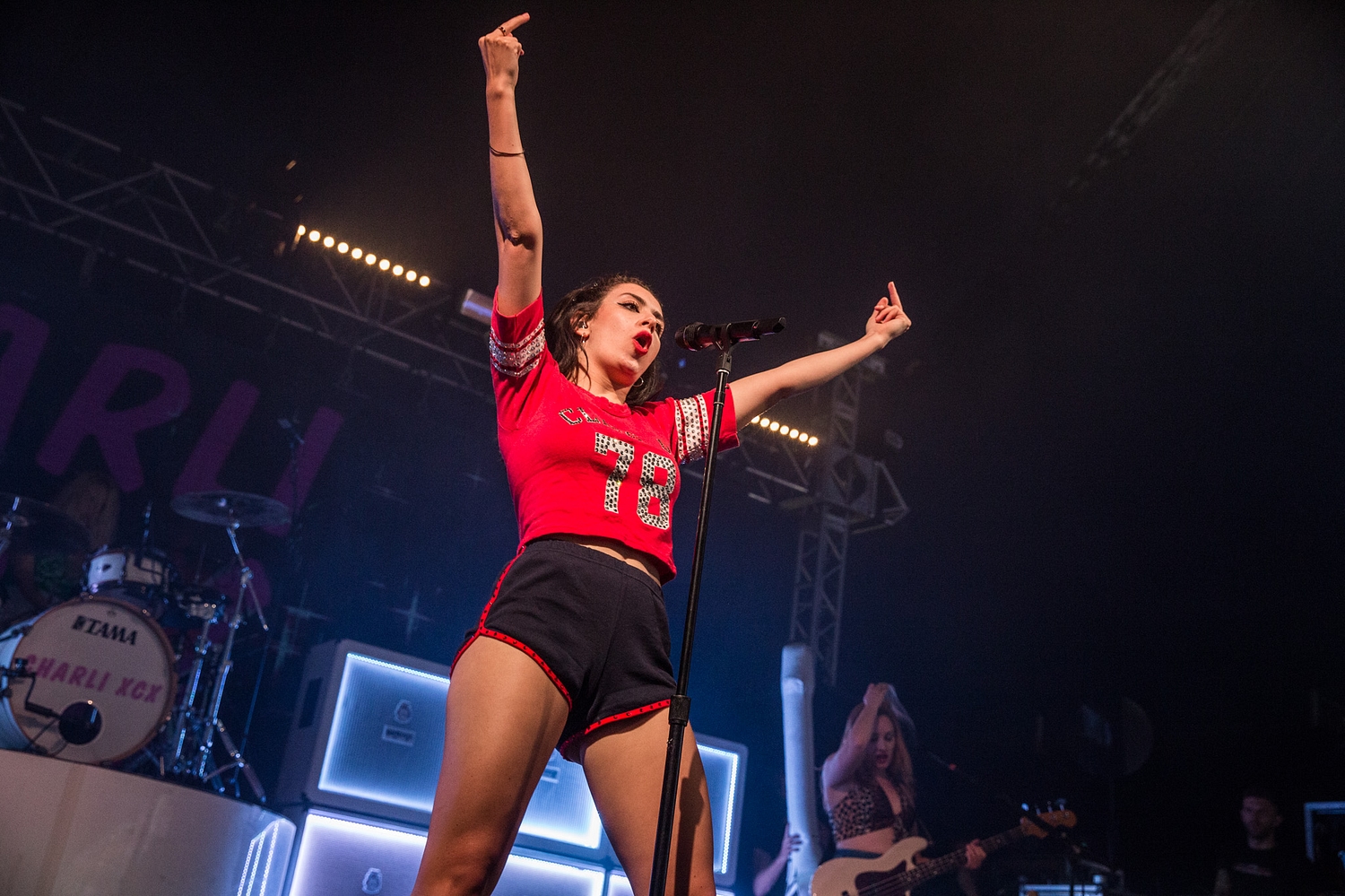 Charli XCX breaks the rules at Reading 2015