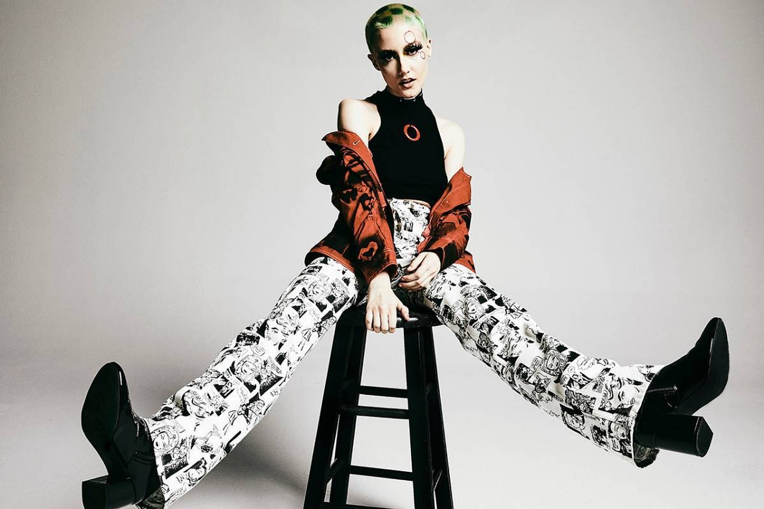 Chloe Moriondo shares new video for 'Favorite Band'