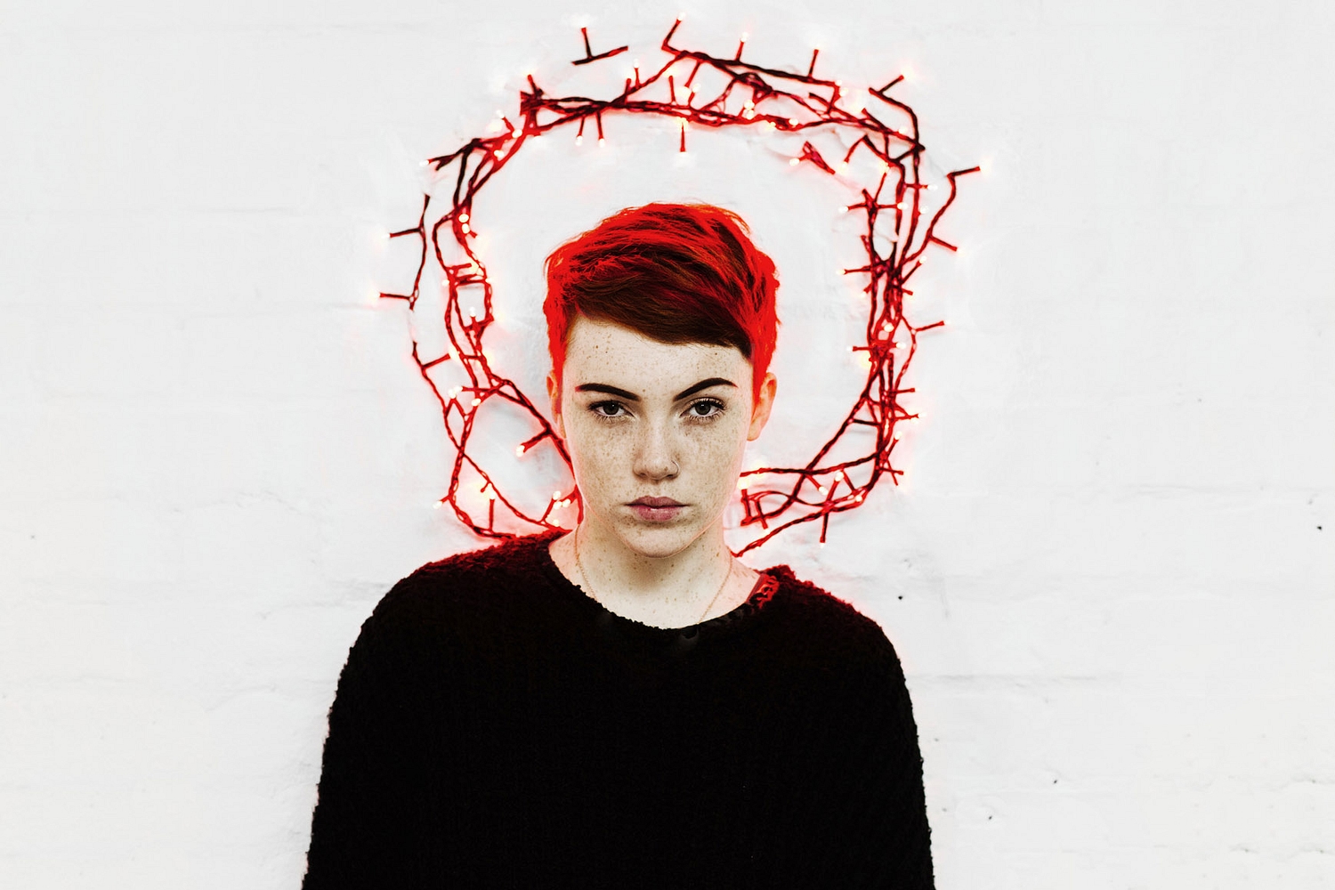 Chlöe Howl airs new video for ‘Disappointed’ single