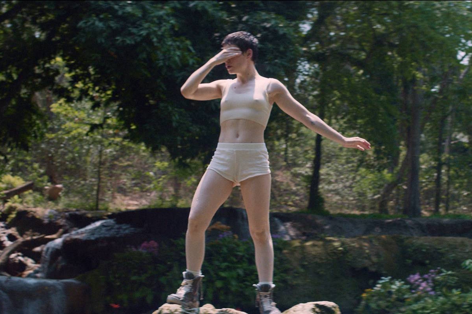 Christine & The Queens shares ‘Comme Si’ video