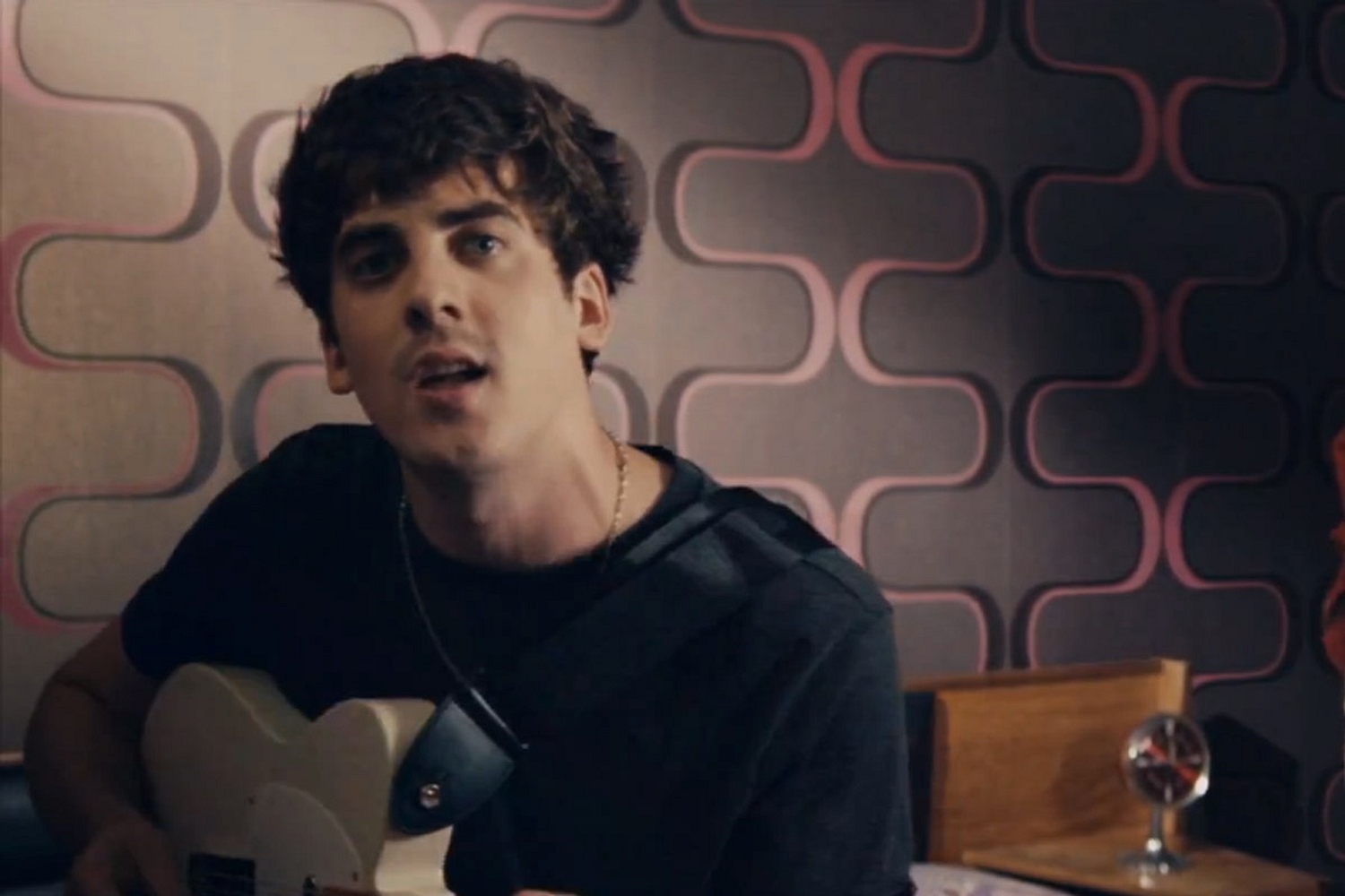 Circa Waves ruin perfectly nice decor with ‘So Long’ video