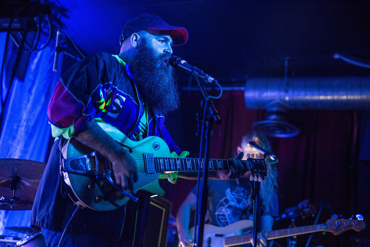Clean Cut Kid top DIY Presents Community bill with all-smiles set