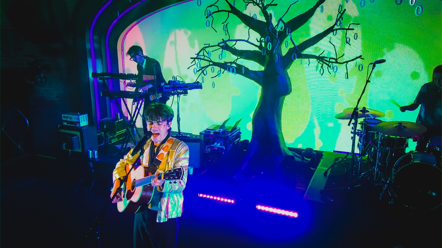 Declan McKenna, Lafayette, London