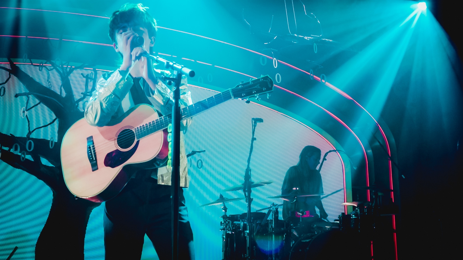 Declan McKenna, Lafayette, London