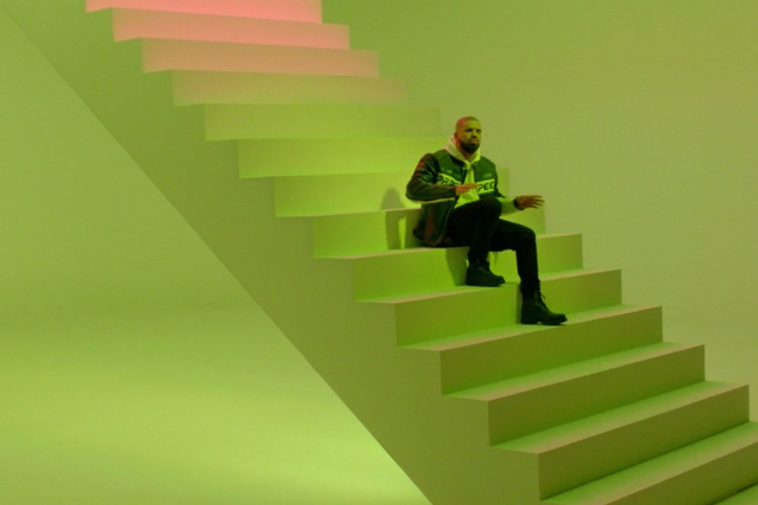 Drake’s ‘Hotline Bling’ now has a video