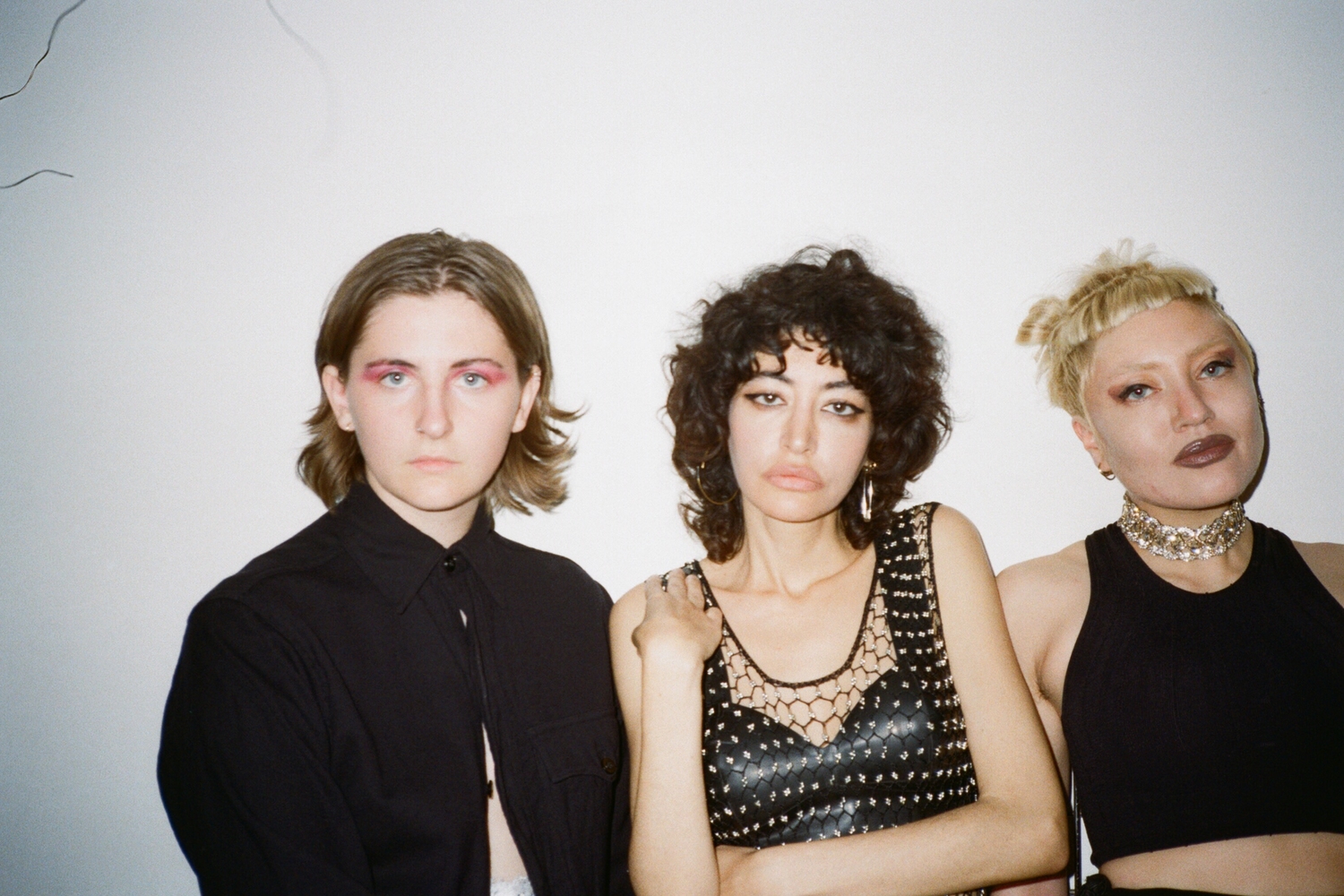 The Neu Bulletin (deep tan, Porij, October and the Eyes and more!)