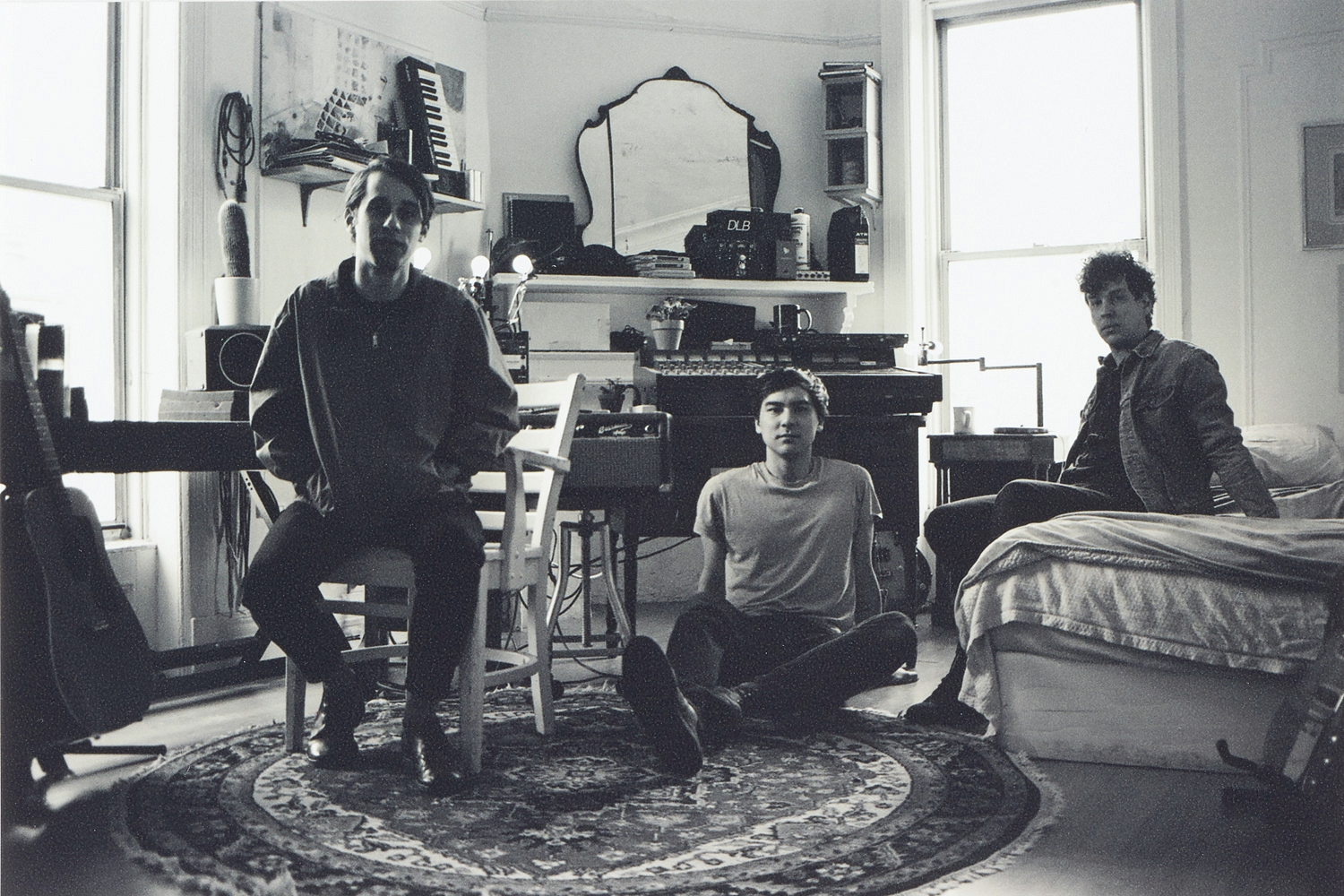 EZTV announce debut album ‘Calling Out’