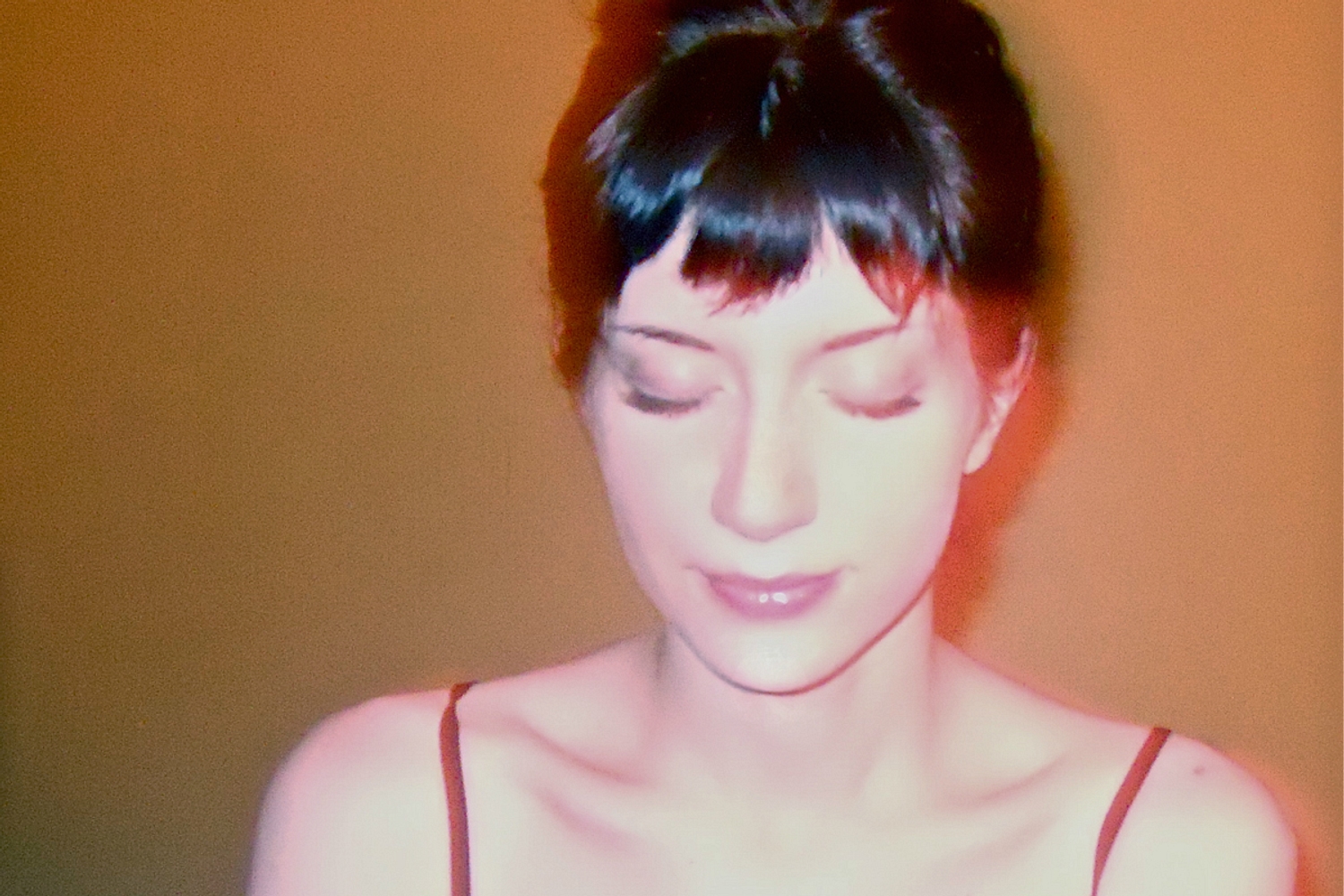Eddi Front returns with ‘Elevator’, taken from a debut LP