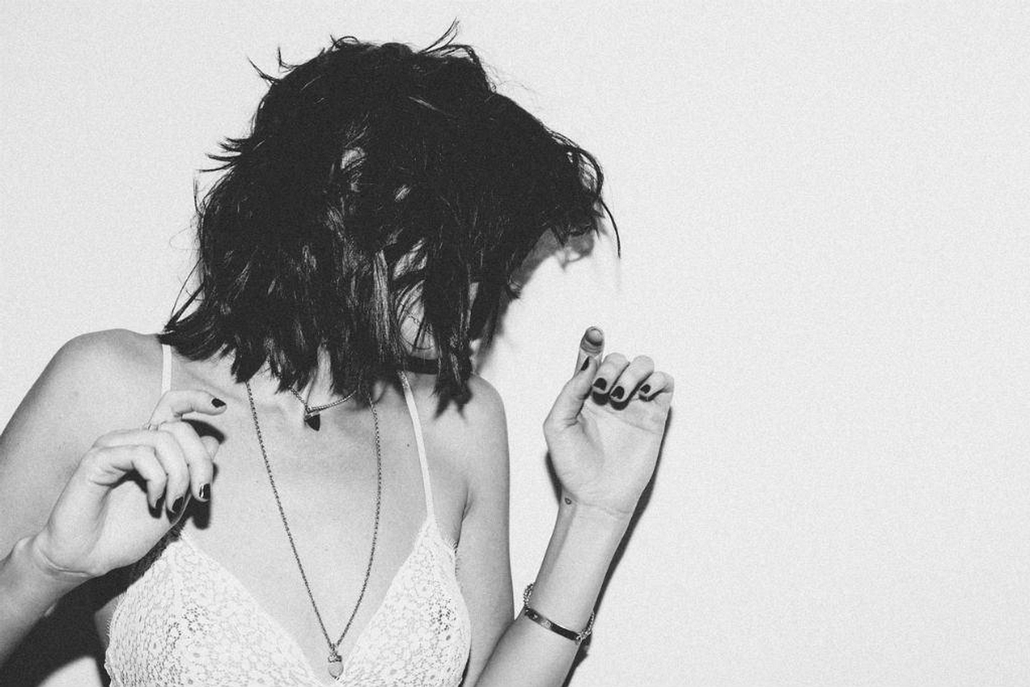 Elohim turns diary entries into pop bangers with ‘Bridge and the Wall’