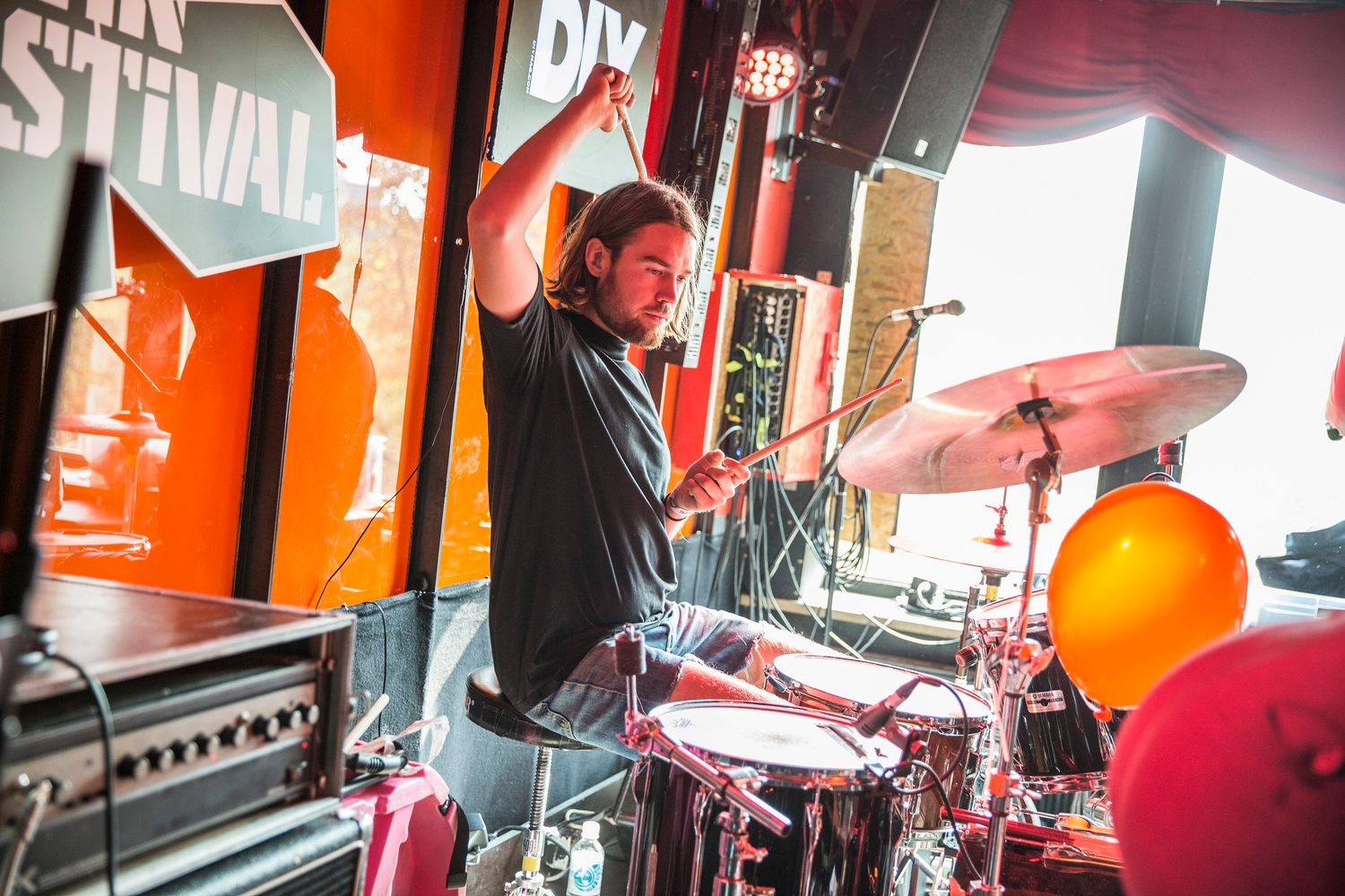Izzy Bizu, Shame and Jamie Isaac play daytime sets at DIY in the Sky
