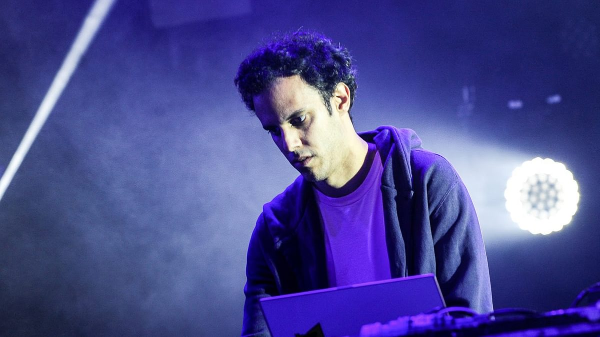 Watch Four Tet perform 'Parallel Jalebi' at Glastonbury • News • DIY