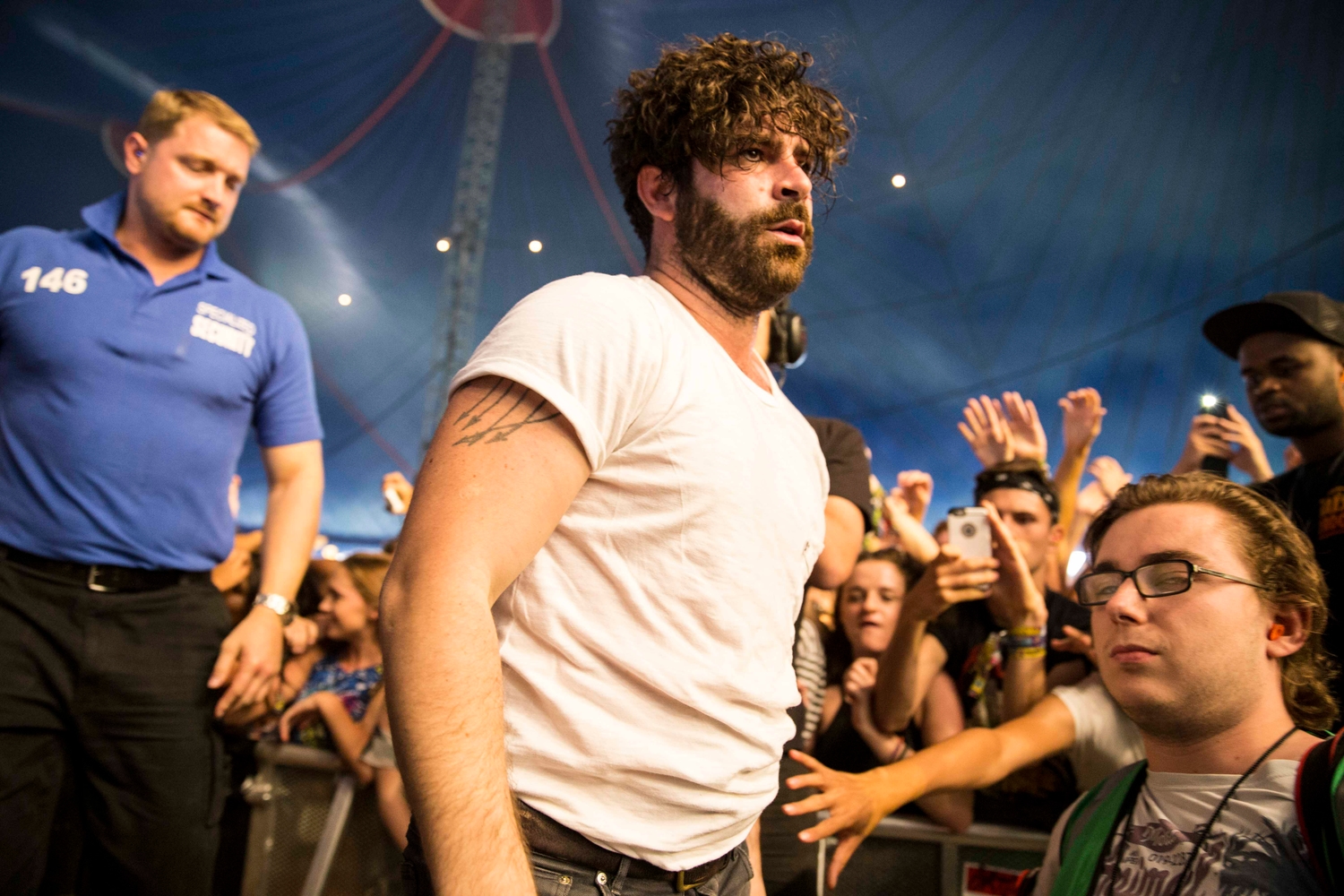 Foals floor Reading 2015 with last-minute set