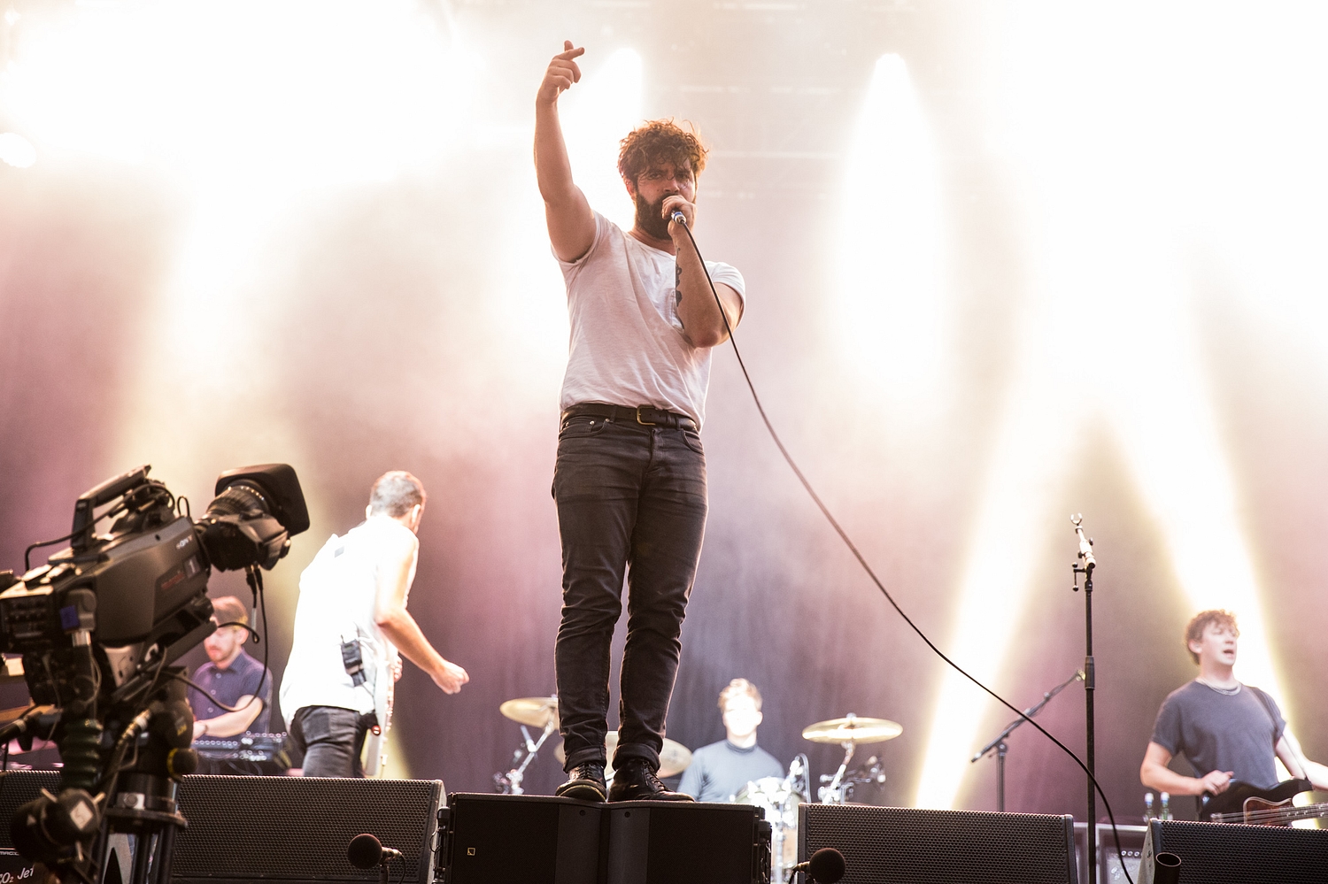 Foals floor Reading 2015 with last-minute set