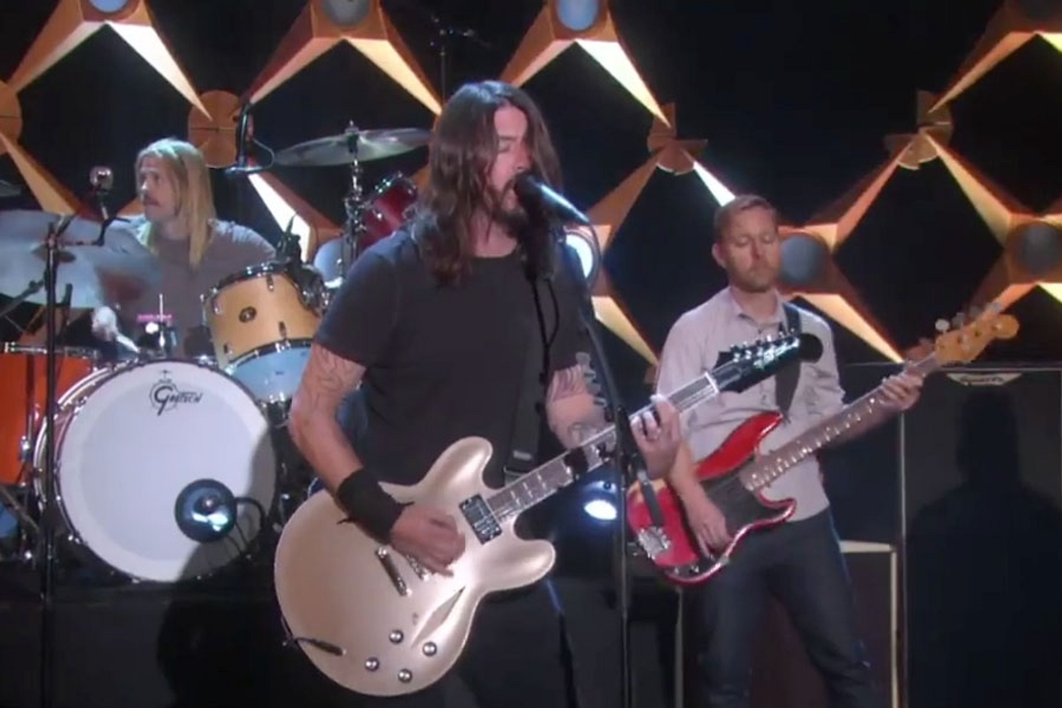 Foo Fighters perform ‘In The Clear’ on Ellen