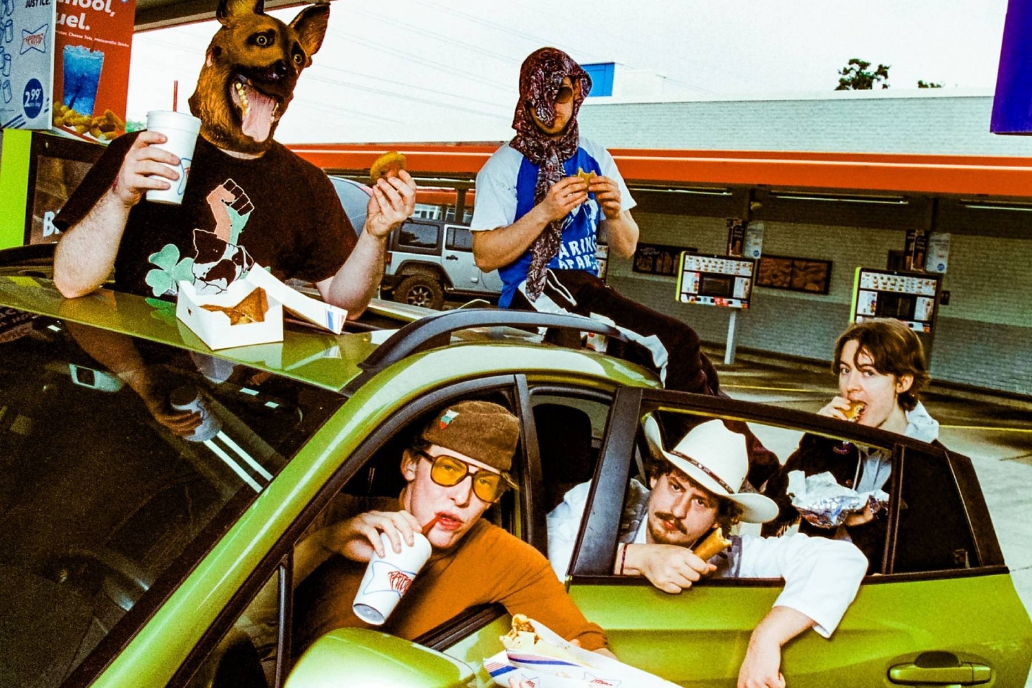 Fat Dog share new track ‘I Am The King’ from forthcoming debut ‘WOOF.’