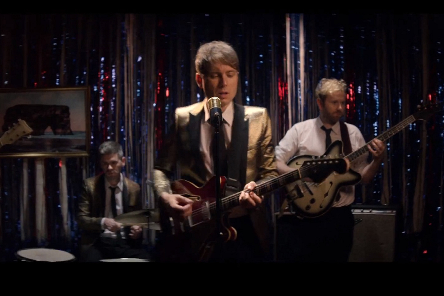 Franz Ferdinand air video for ‘Stand on the Horizon’ single