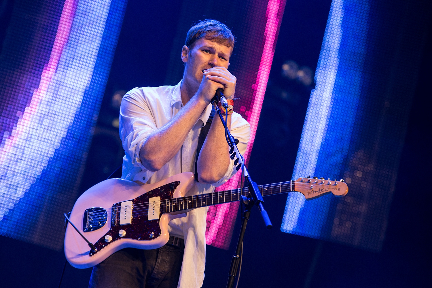 Gengahr rinse out Glastonbury 2015 with early afternoon set
