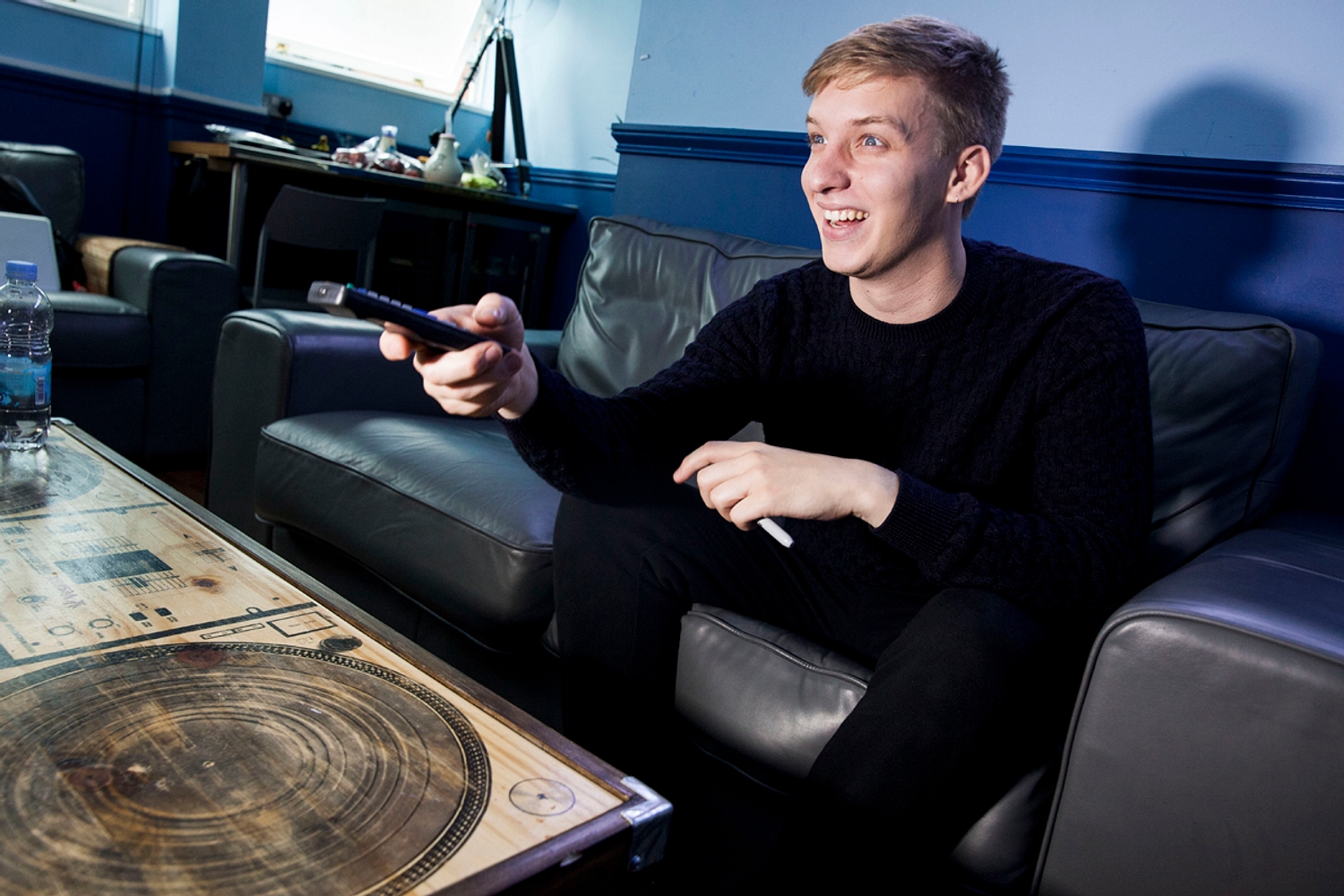 ​George Ezra does Gogglebox with 2014’s biggest music videos