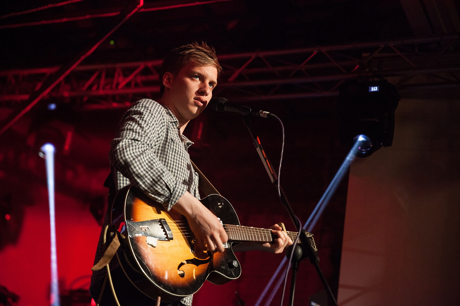 See George Ezra surprise the BBC Introducing Stage at Glastonbury