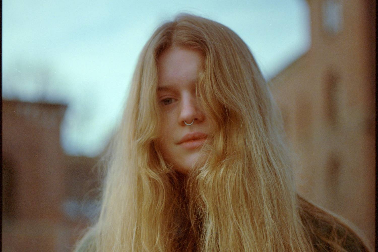 ​Girl In Red shares new track 'watch you sleep.'