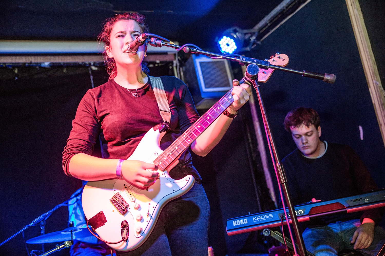 Swimming Tapes & Girl Ray opt for escapism at Hello 2017