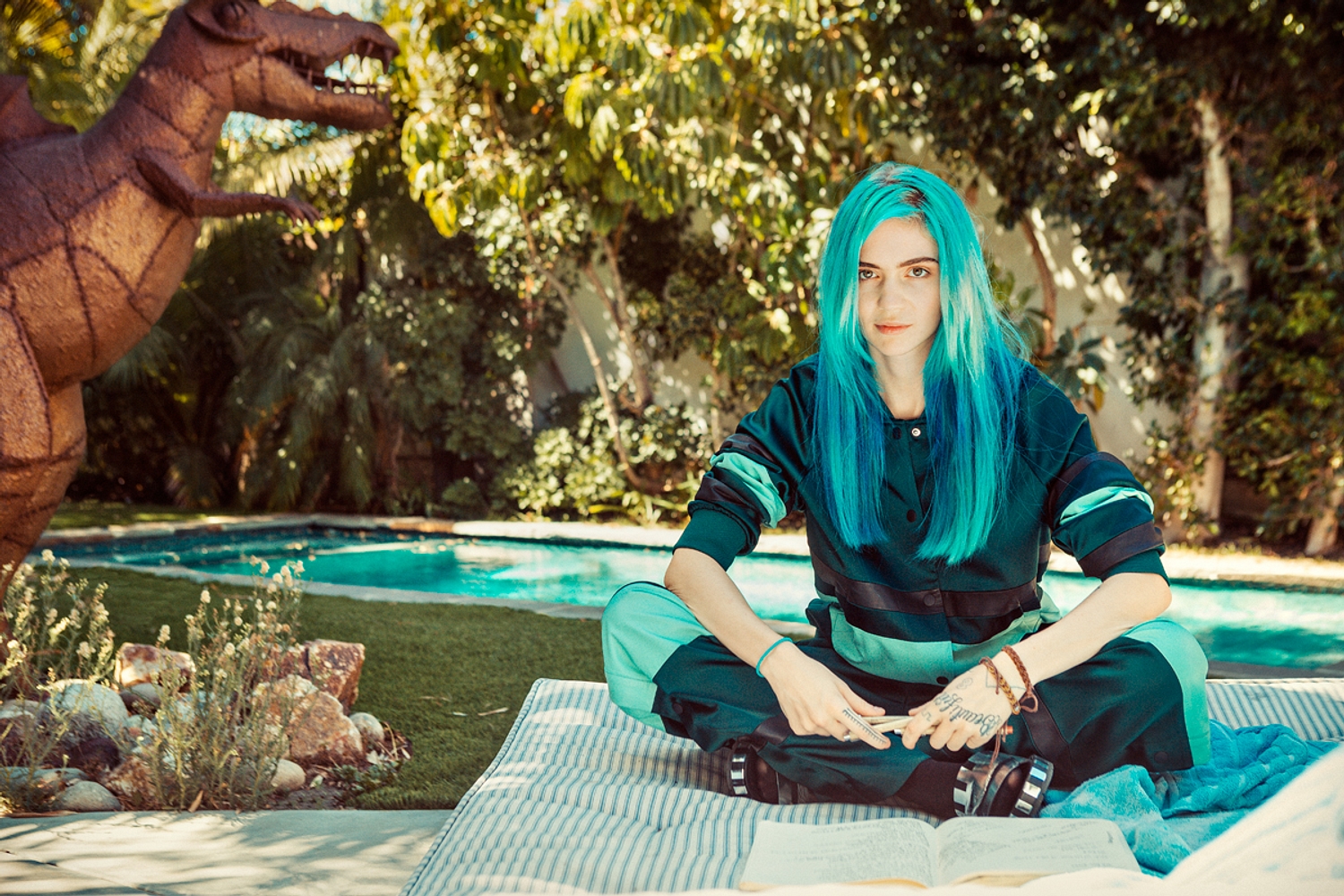 It’s here! Grimes releases new album ‘Art Angels’