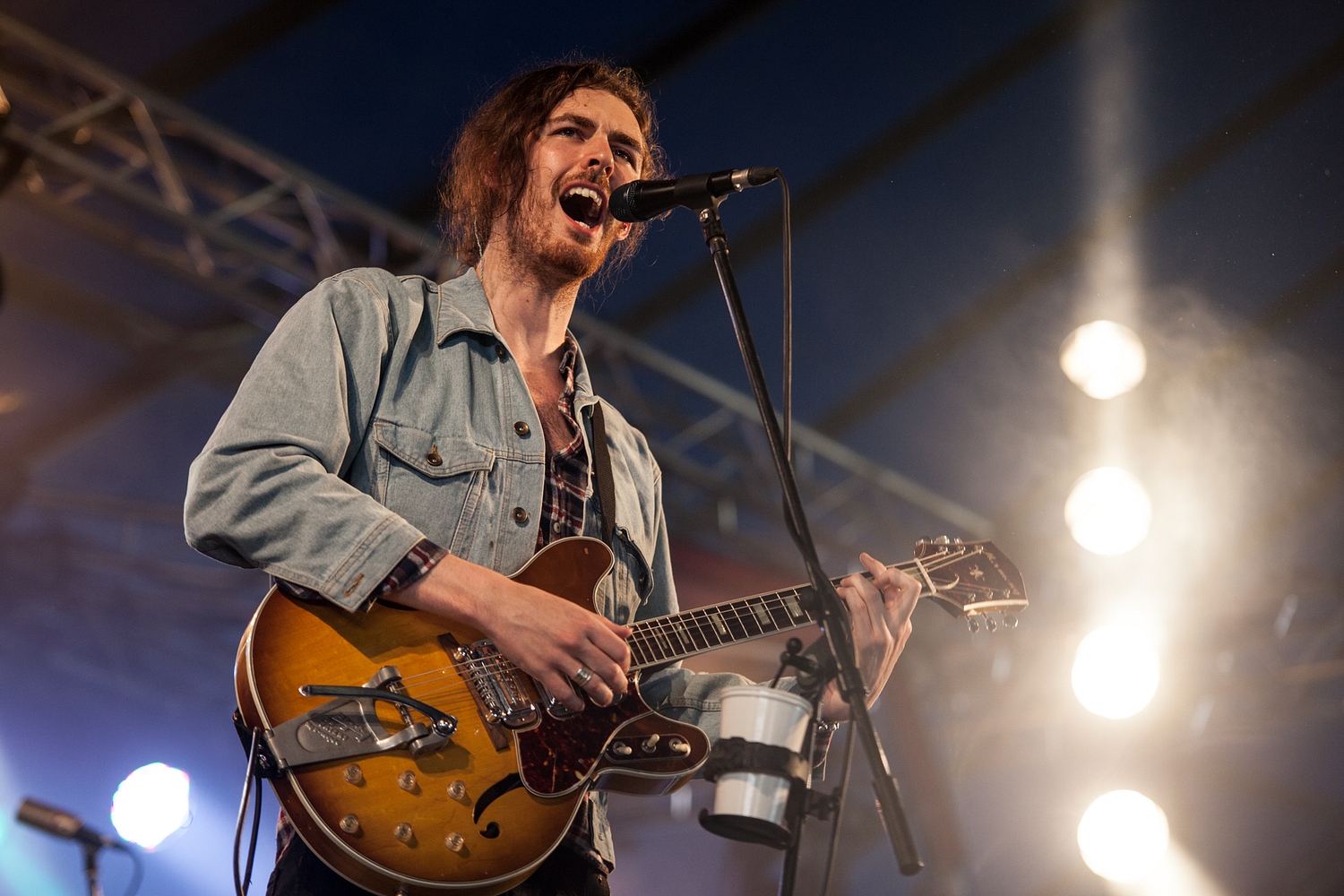 Hozier performs 'Someone New' & 'Work Song' on Jimmy Kimmel