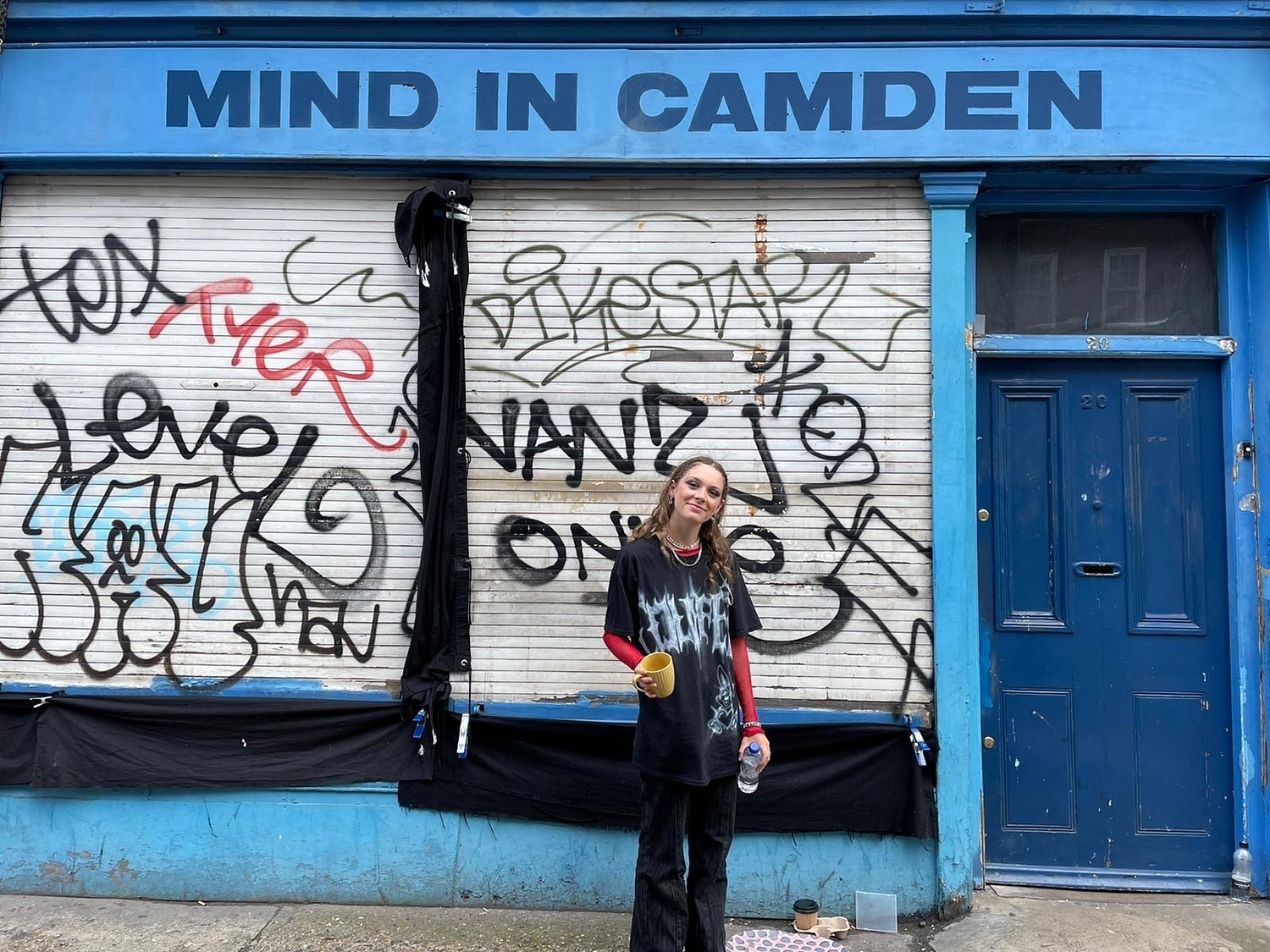 Go behind the scenes of Holly Humberstone's Splendour XR performance